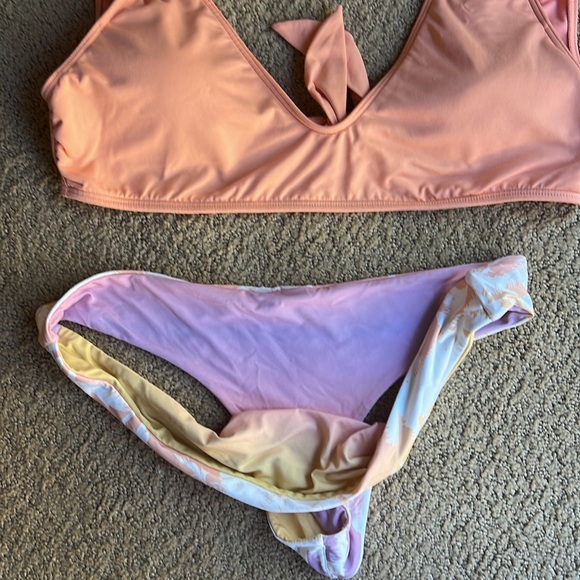 Roxy swim set, large top, x-large bottoms - Picture 9 of 10